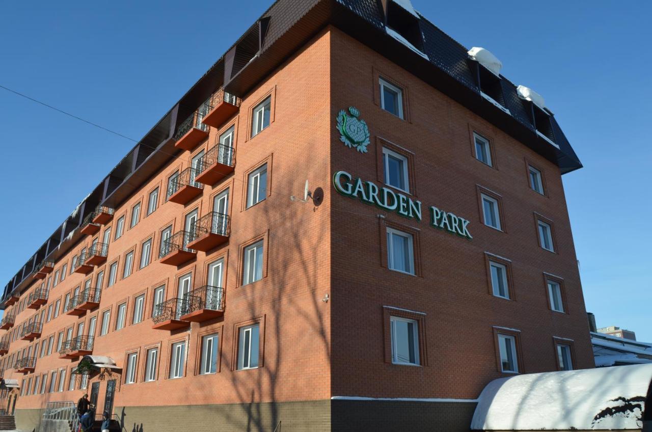 Golden Park Hotel Pavlodar Exteriör bild