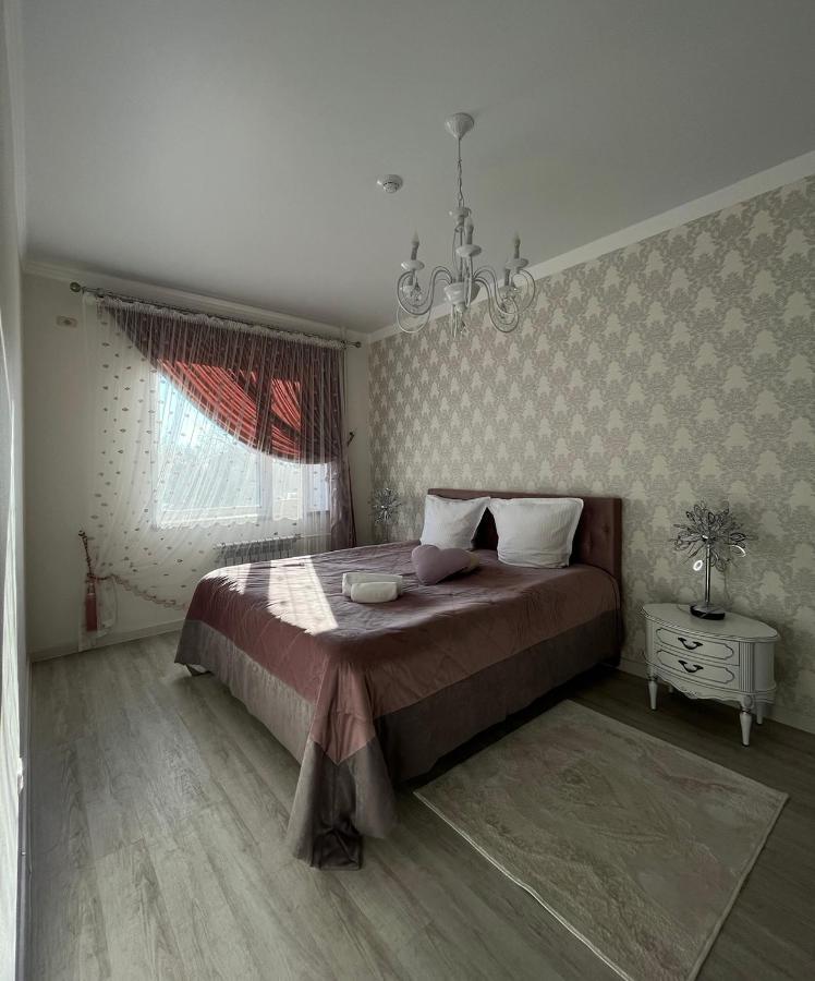 Golden Park Hotel Pavlodar Exteriör bild